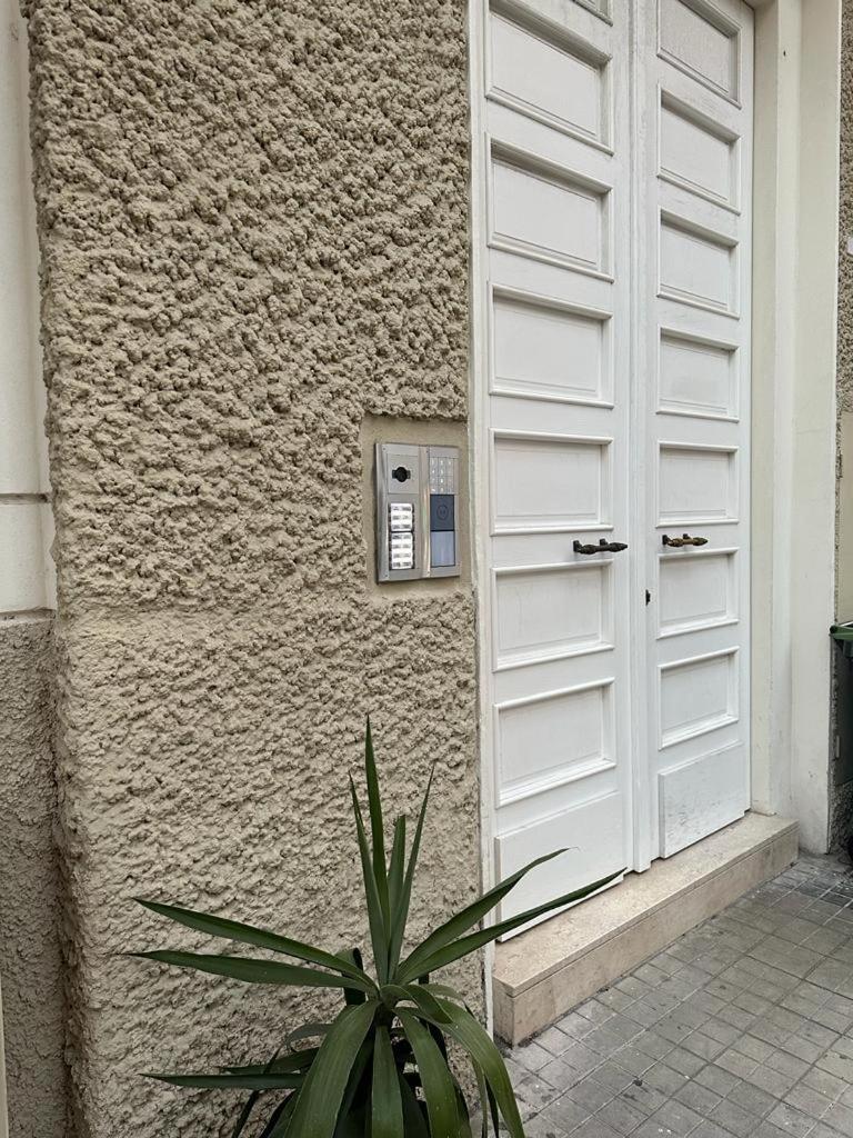 Happy Holiday Apartment Кальяри Экстерьер фото